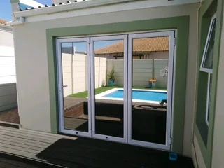 Reflective &amp; non reflective solar control to glass