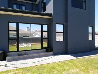 Reflective &amp; non reflective solar control to glass