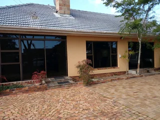 Glass tinting & solar film to reduce heat & glare