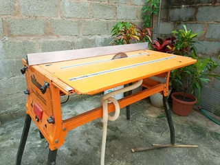 FOLDABLE TABLE SAW