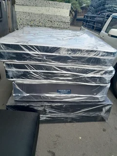 HIGH-QUALITY FURNITURE