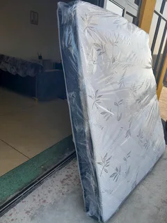 HIGH-QUALITY BEDS