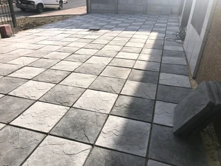 Rockface concrete Paving slabs size 400 x 400