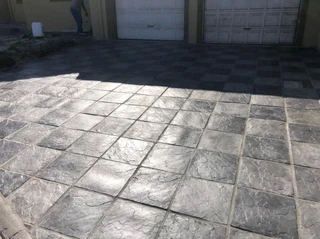 Paving slabs for sale. Delivery is Availableto you.