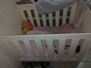 Cribs - Ad posted by Ryan Sias