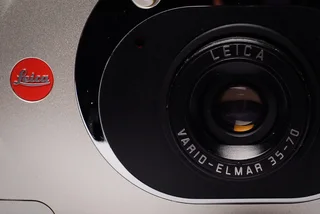 Leica Compact Camera Z2X Leitz Objektiv Vario-Elmar 35-70 mm Street Photography