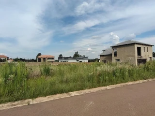 510m2 Stand for sale in the new Emarld Hill secure estate