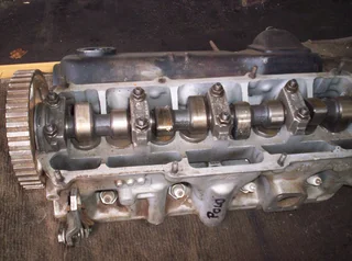 Polo 1600 1998 cylinder head complete.