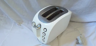 (Scrap) Russel Hobbs Toaster white