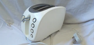 (Scrap) Russel Hobbs Toaster white