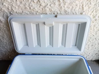 Coleman cooler box