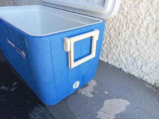 Coleman cooler box