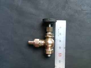 Model steam locomotive valves