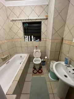 Well maintained two bedroom Apartment for sale on Lancelot Terrace, Fichart  street, Dormhels drift