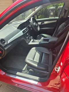 Mercedes Benz C180 Auto Avantgarde 2013