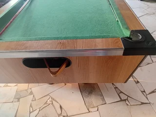 Pool table