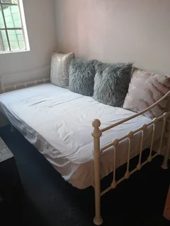 Cielo Natalia Daybed - White