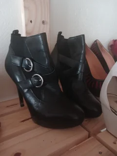 Second hand heels 1