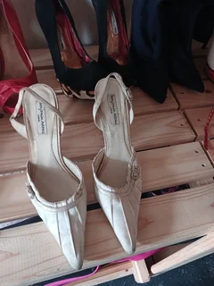 Second hand shoes 3