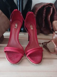 Second hand shoes 5