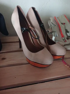 Second hand shoes 6