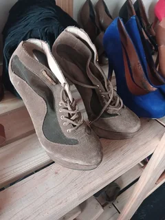 Second hand shoes 6