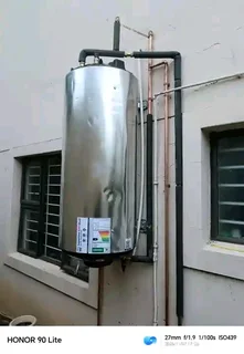 Leaking Pipes call Terrence Plumber