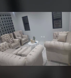 3 SEATER CHESTERFIELD COUCHES PREMIUM QUALITY