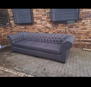 3 SEATER CHESTERFIELD COUCHES PREMIUM QUALITY