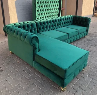 3 SEATER L-SHAPE COUCHES CHESTERFIELD DESIGN