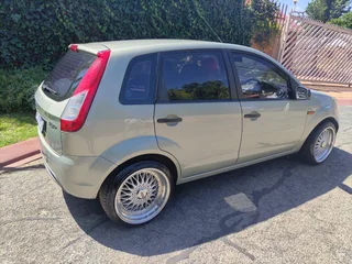 2015 Ford Figo Hatchback