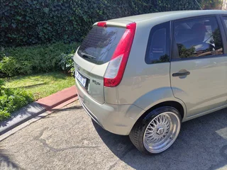 2015 Ford Figo Hatchback