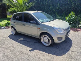 2015 Ford Figo Hatchback