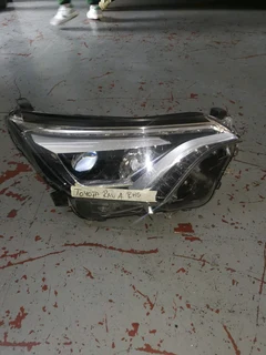 TOYOTA RAVA HEADLIGHT