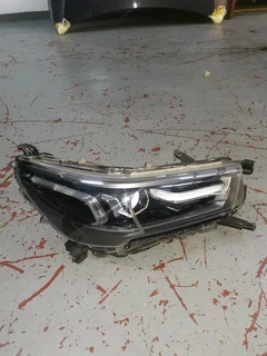 TOYOTA HILLUX GD6 HEADLIGHT