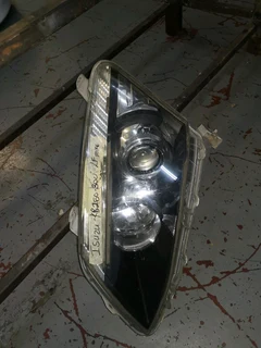 ISUZU KB 250-300 HEADLIGHT