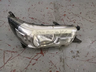 TOYOTA HILLUX GD6 HEADLIGHT
