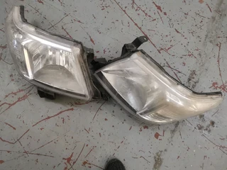 TOYOTA HILLUX D40 HEADLIGHT