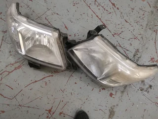 TOYOTA HILLUX D40 HEADLIGHT