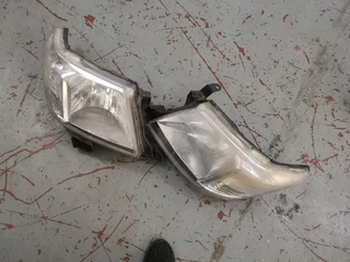 Toyota Hillux D40 Headlight