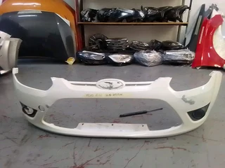FORD FIGO 2013 FRONT BUMBER