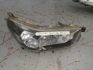 TOYOTA HILLUX GO6 HEADLIGHT