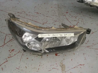 TOYOTA HILLUX GO6 HEADLIGHT