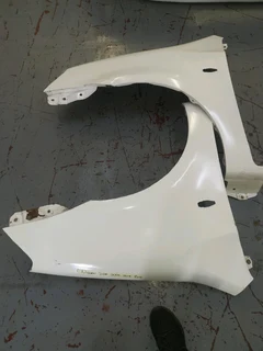 Nissan Tlida Fender