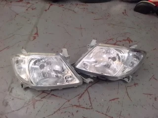 Toyota Hillux D4d Headlight