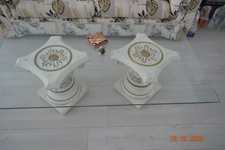 Dining table &amp; matching coffee table