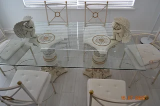 Dining table & matching coffee table