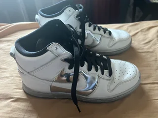 Nike Dunk High SE Sneakers