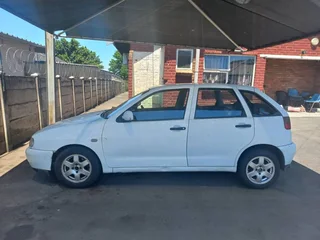 2002 Volkswagen Polo Millenium Spec