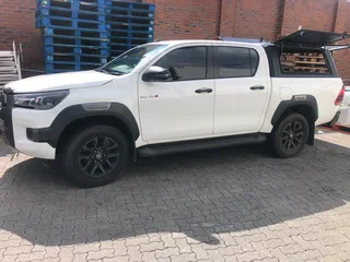 Toyota hilux Legend RS 2.8GD-6 4x4 double cab